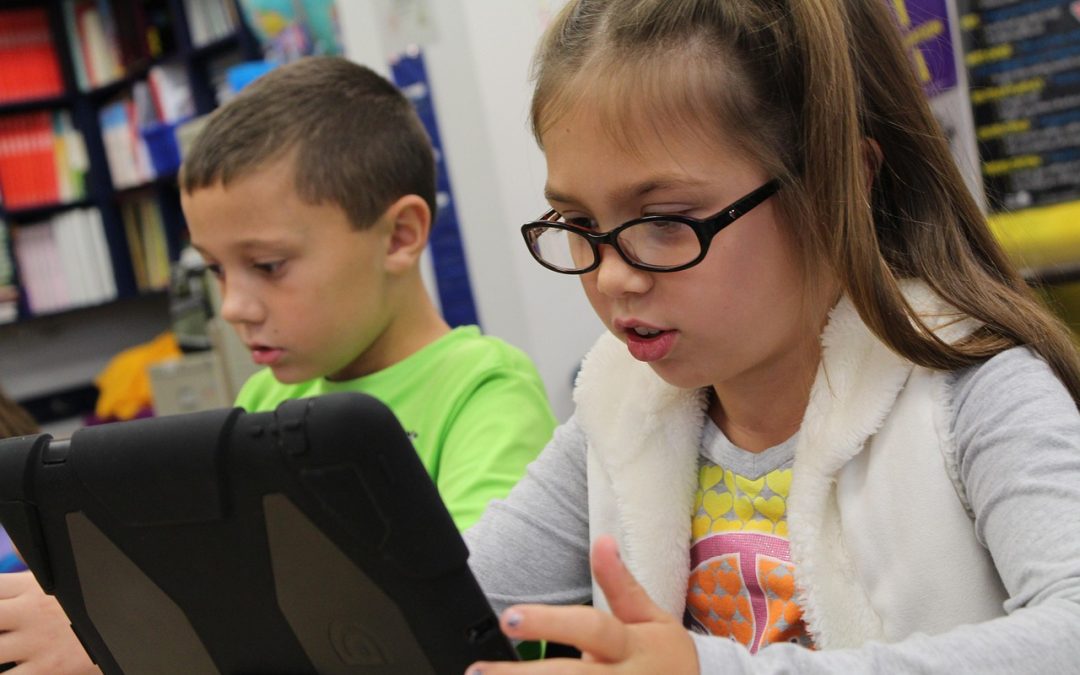 New Articles from RCCWB Scientists about Screen Time and Intervention Development